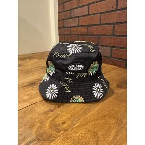 Petals & Peacocks Women's Black w Daisies & Peacocks Print Poly Bucket Hat